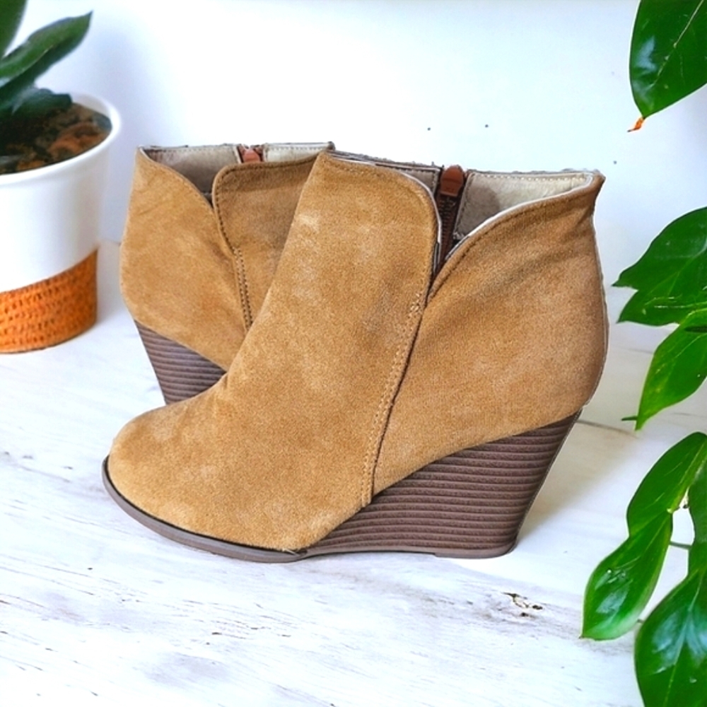 Aayomet Light Carmel Wedge Ankle Booties Size 7